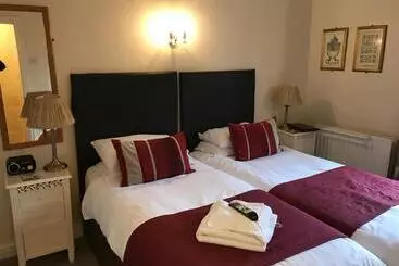 Majatalo Clayhanger Guest House