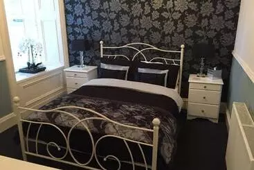 ペンション Lochnagar Guest House