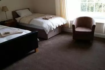 پانسیون Roosecote Guest House