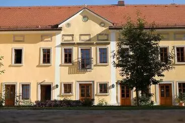 Pension Gästehaus Im Weingut Schloss Proschwitz
