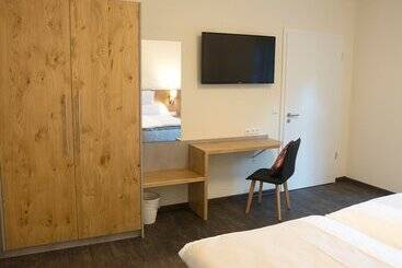 膳宿费 Hof Hahnenberg