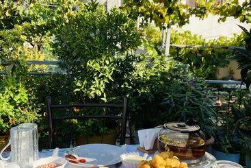 بنسيون Denis Guest House