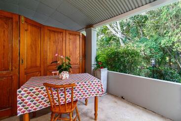 بنسيون Fiddlewood Fields Guest House