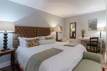 Pensione Fiddlewood Fields Guest House