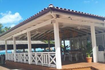 هتل آپارتمان Titty S Paradise