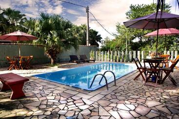 펜션 Pousada Flor De Penedo