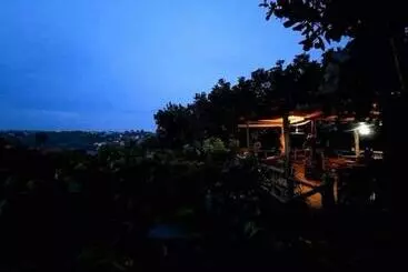 Hostel Tree Lodge Banlung