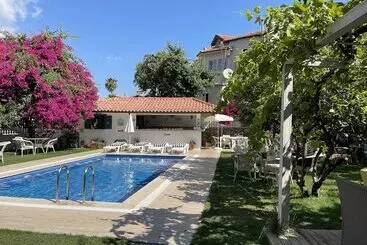 Aparthotel Grandma S Garden