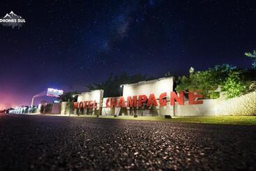 Champagne Motel