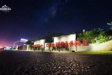 Champagne Motel