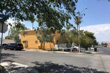 Majatalo The Yellow Penthouse Llc