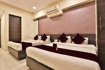 هاستل Royal Rituals