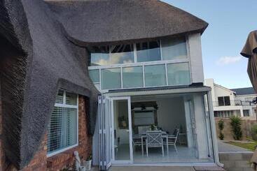 Pensió Beach Style Cottage