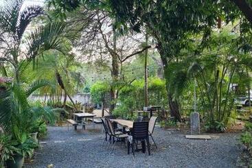 Pensione Congos Hostal Y Camping