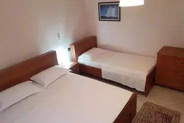 Pensione Ilir Guest House 1