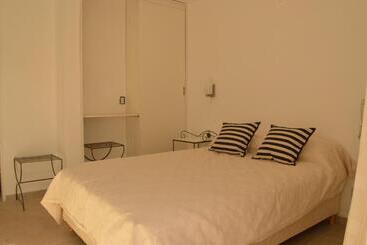 هاستل Faro Del Parque