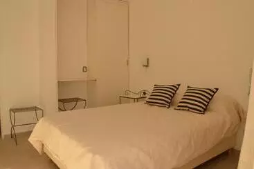 Retkeilymaja Faro Del Parque