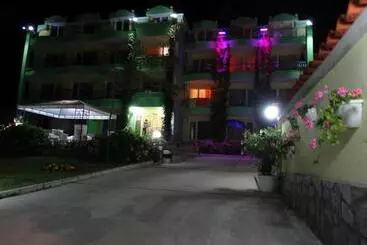 Pension  Guesthouse Kamelia