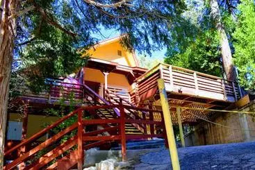ユースホステル Arrowhead Mountain Inn
