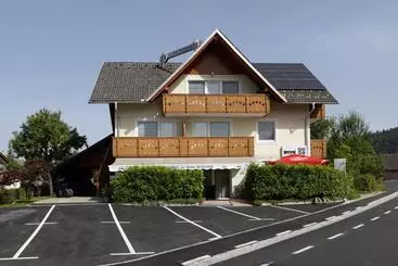 Pension Gostišče Pri Dveh Petelinih