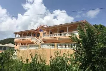 پانسیون Aupic Paradise