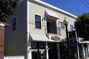 Beach Fantasy Apartment Suites