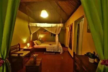 هتل آپارتمان Natiora Green Lodge