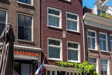 Majatalo Guesthouse Citydrop, Flower Market