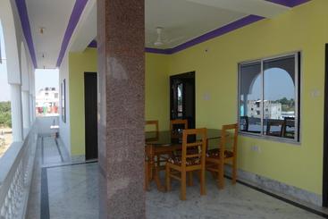 פנסיון Rahul Guest House