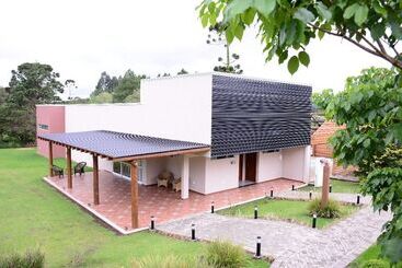 پانسیون Eco Hotel Bouganville