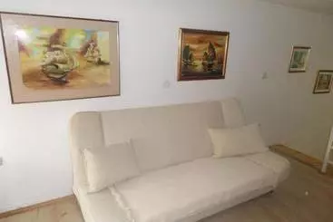 پانسیون Green River Apartment
