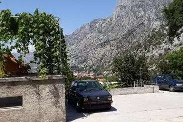 Pensiune Guest House Sandra