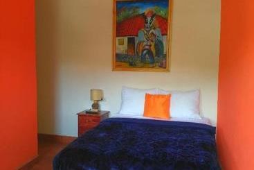 پانسیون Hostal Casa Vieja