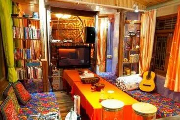 Majatalo October Inn