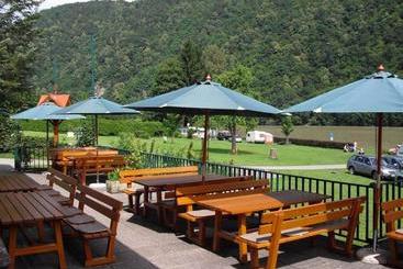 הוסטל Gasthof Zum Heiligen Nikolaus