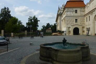 펜션 Penzion V Podzámčí Litomyšl