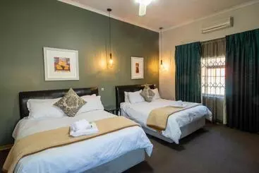 پانسیون Lala Dene Lodge