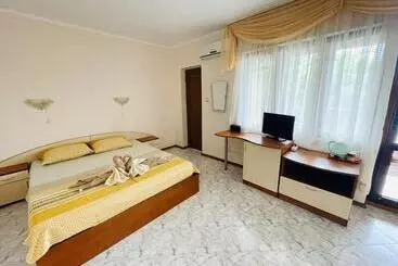 پانسیون Kastela Guest House