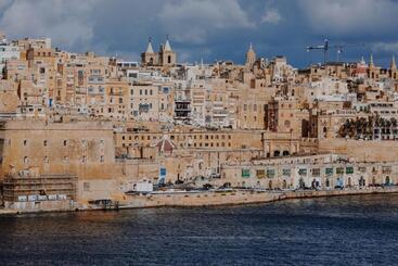 پانسیون Sally Port Senglea