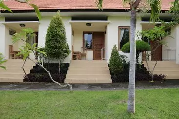 Majatalo Bhujangga Village Uluwatu