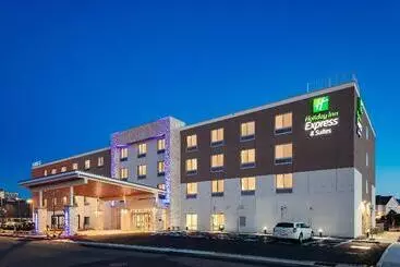 هتل Holiday Inn Express & Suites   Medford, An Ihg