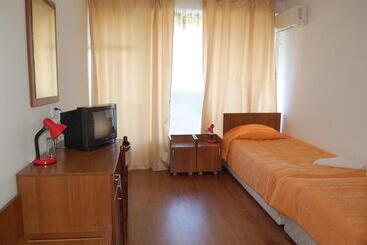 Hotel International Home Of Scientists Joliot Curie