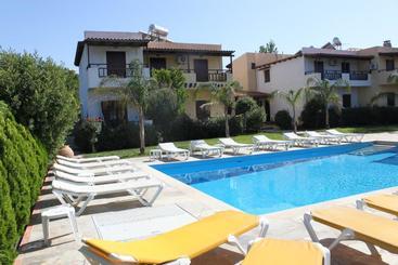 Hotel Petros Village