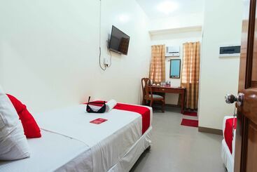 Отель Reddoorz Plus @ It Park Cebu