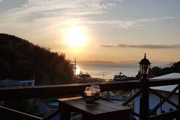 Хостел Geoje Sea Love Pension