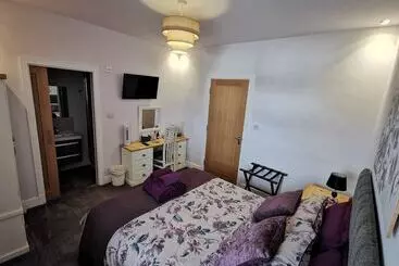 ベッドアンドブレックファースト Saracens House