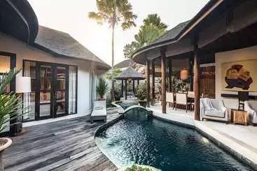 Vakantie-appartementen Sandi Kala Villas