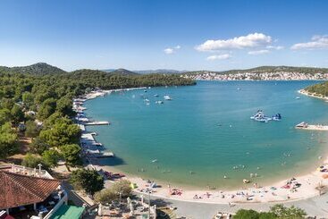 Hotel Victoria Mobilehome Jezera Village Holiday Resort