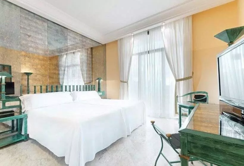 호텔 AZZ Merida Medea