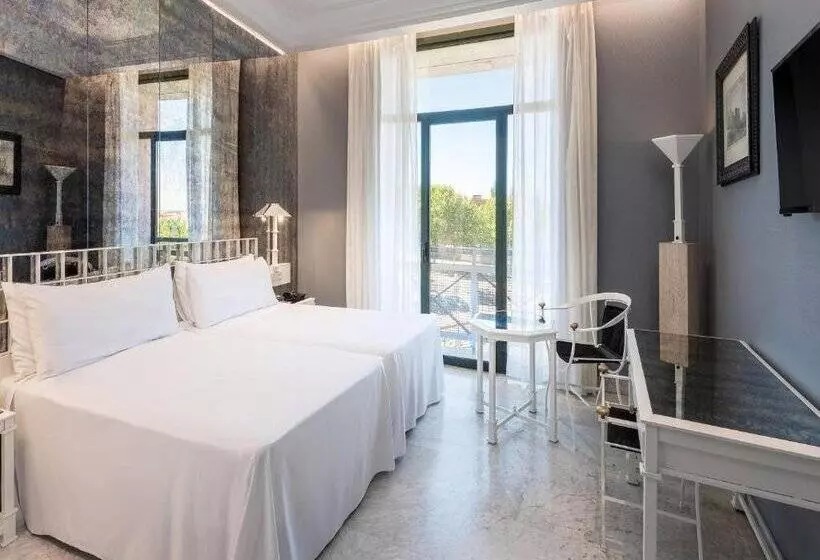 호텔 AZZ Merida Medea